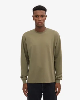 Camiseta orgánica de manga larga oversize – Verde oliva apagado