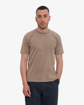 Classic Organic Tee – Caqui descolorido