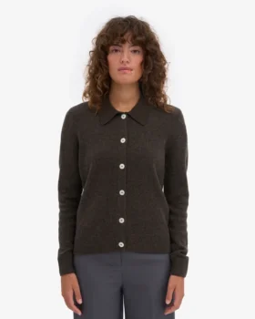 Cárdigan de lana merina con cuello para mujer – Marrón café