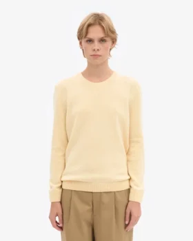 Jersey clásico de cuello redondo de lana merina para mujer – Amarillo suave